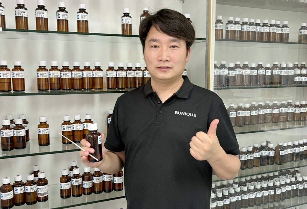 How Custom Fragrance Engineering Elevates Your Brand 61